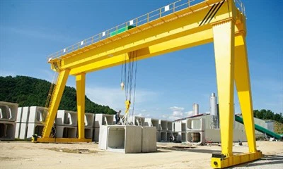 Suwnica bramowa o udźwigu 20 ton